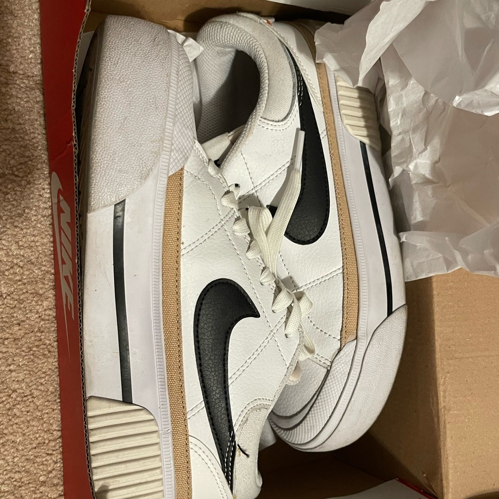 Nike Women’s White Black Tan Sneakers
